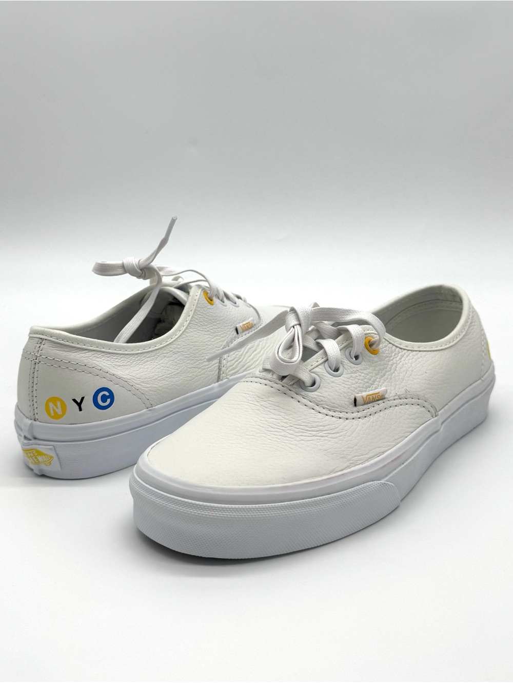 Women's Classic Authentic Vans - White/NYC